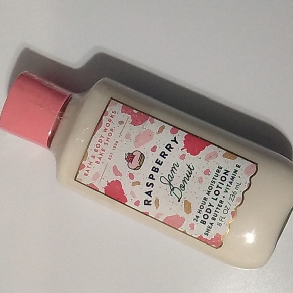 Bath & Body Works Raspberry Jam Donut Lotion - Picture 2 of 5